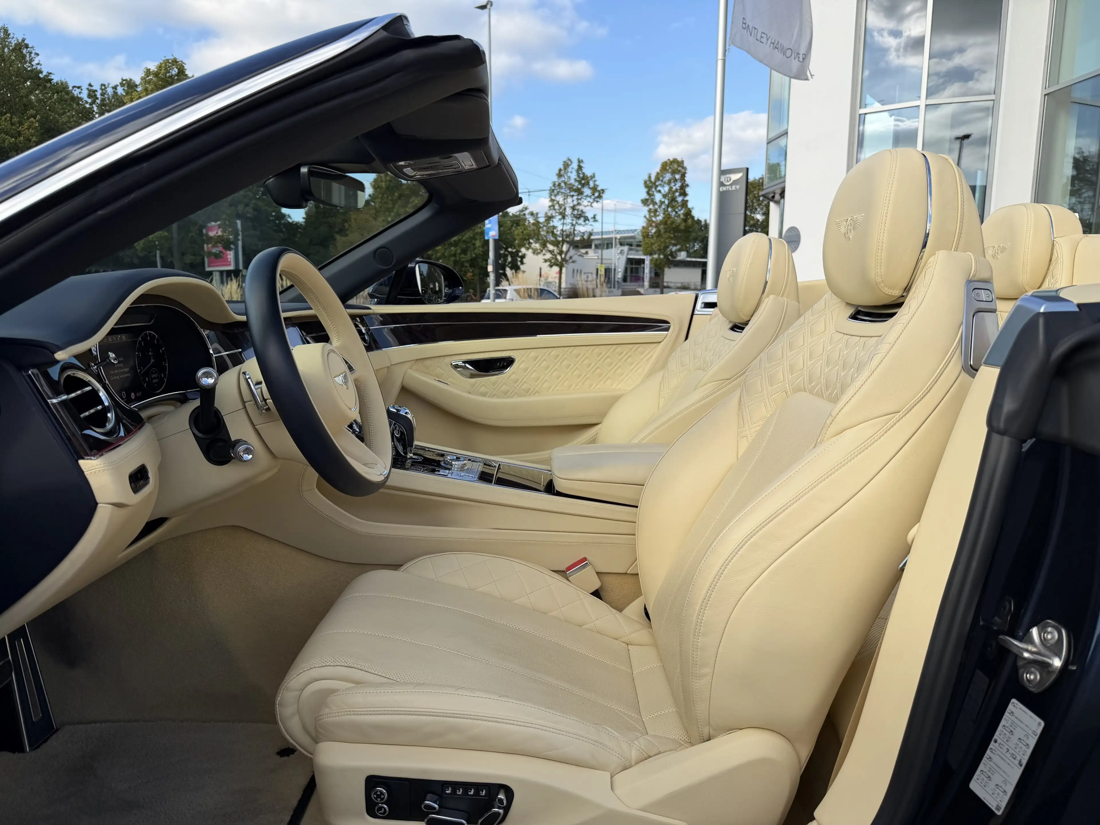 Bentley Continental GTC V8 *NAIM*MwSt.*Rotating* — photo 14