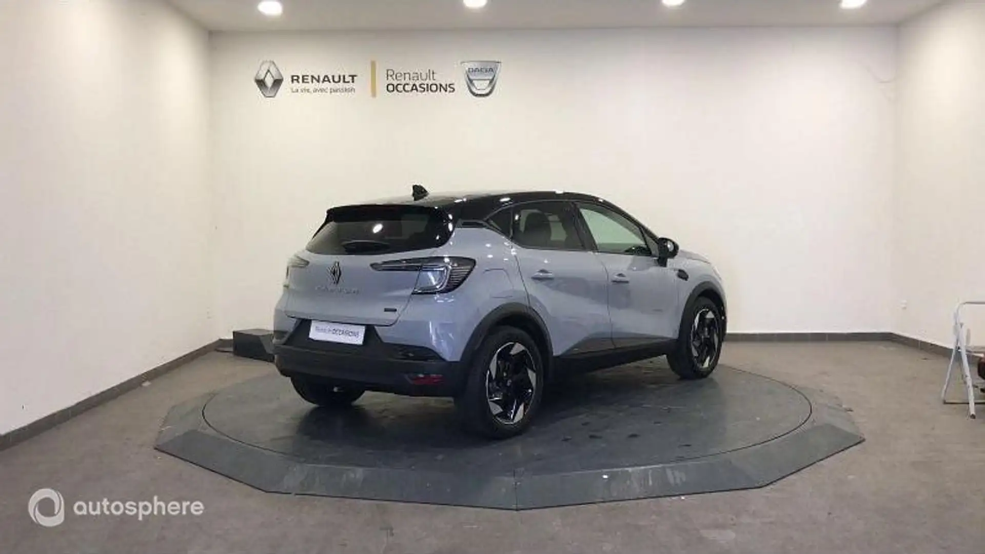 Renault Captur 1.6 E-Tech hybride 145ch Techno - 2