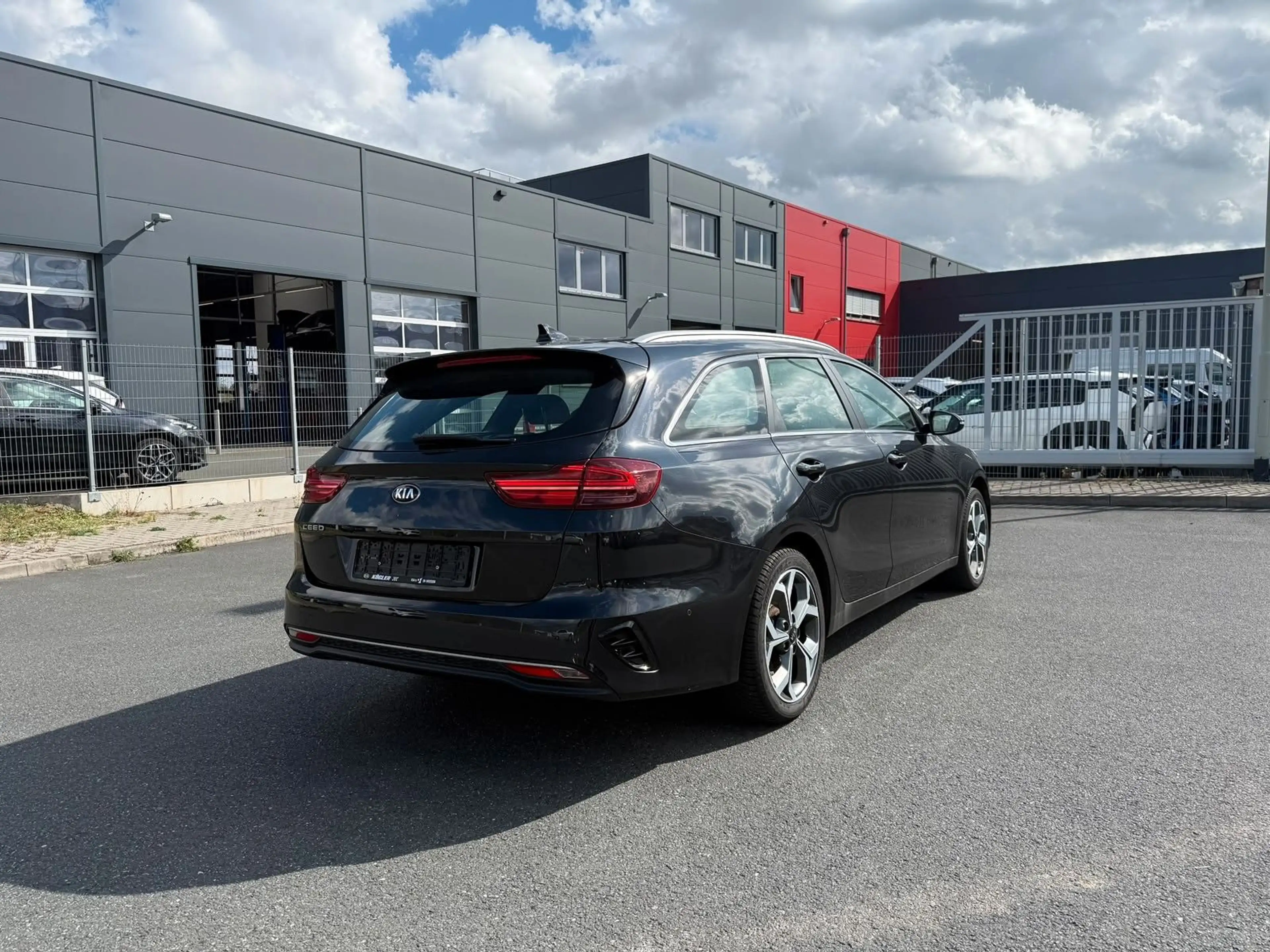 Kia Ceed SW / cee'd SW Spirit/Kamera/LED/Memory — photo 5