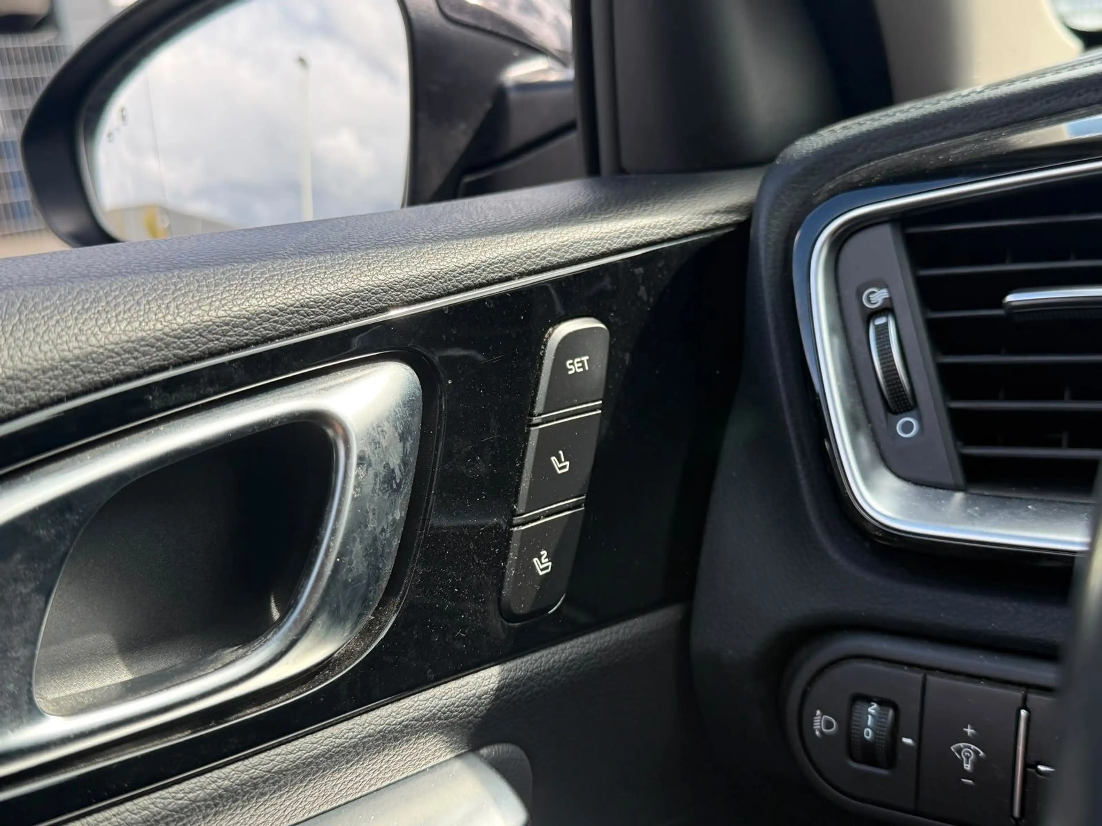 Kia Ceed SW / cee'd SW Spirit/Kamera/LED/Memory — photo 14