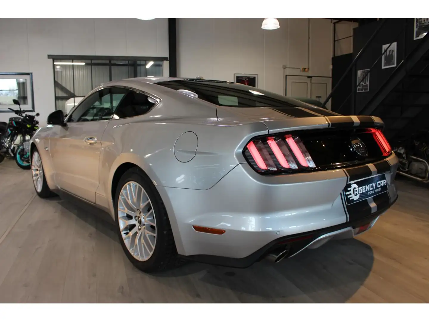Ford Mustang FASTBACK 5.0 V8 421 VEHICULE FRANCAIS 50e ANNIVERSAIRE Gris - 2