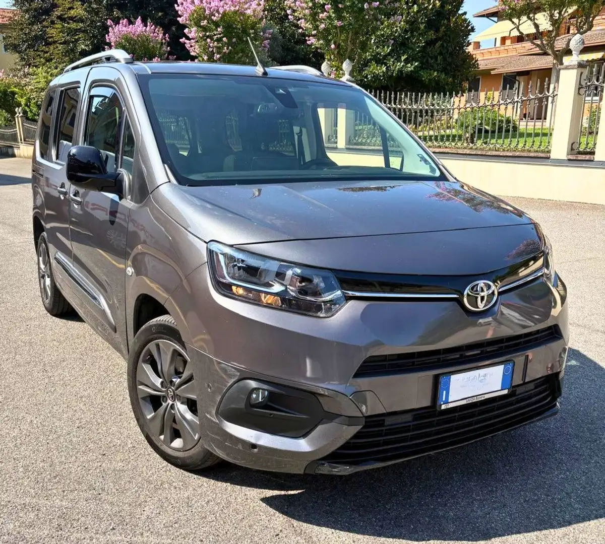 Toyota Proace City Verso 1.5 D 130 CV S&S L1 LUXURY + TETTO PANO Сірий - 1