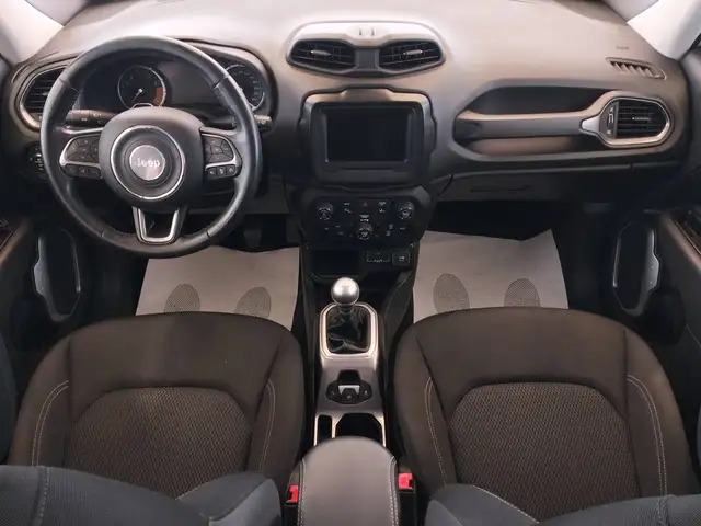 Jeep Renegade view 8
