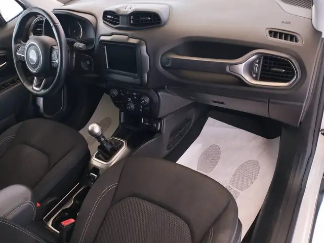 Jeep Renegade view 15