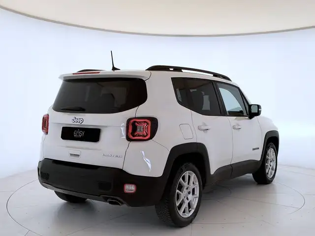Jeep Renegade view 5