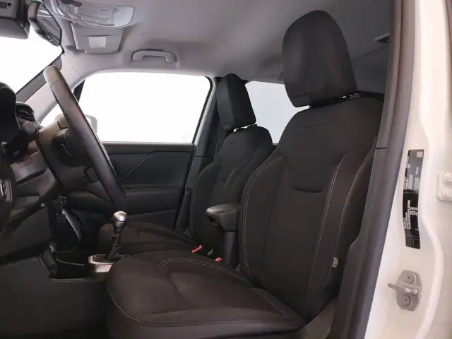 Jeep Renegade view 10