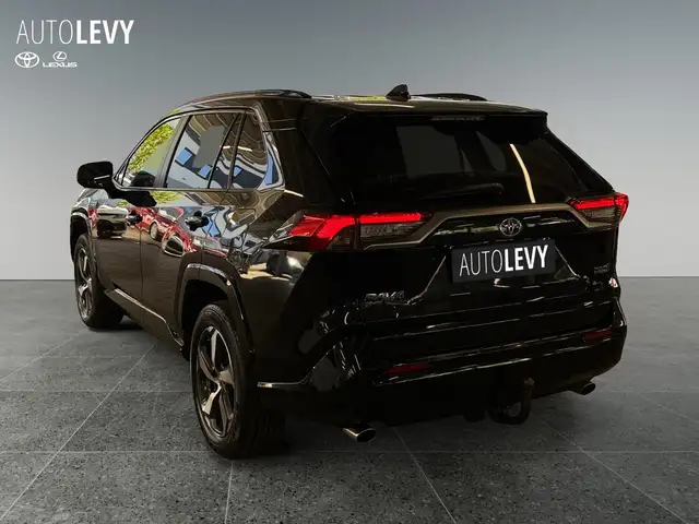 Toyota Rav4 view 3