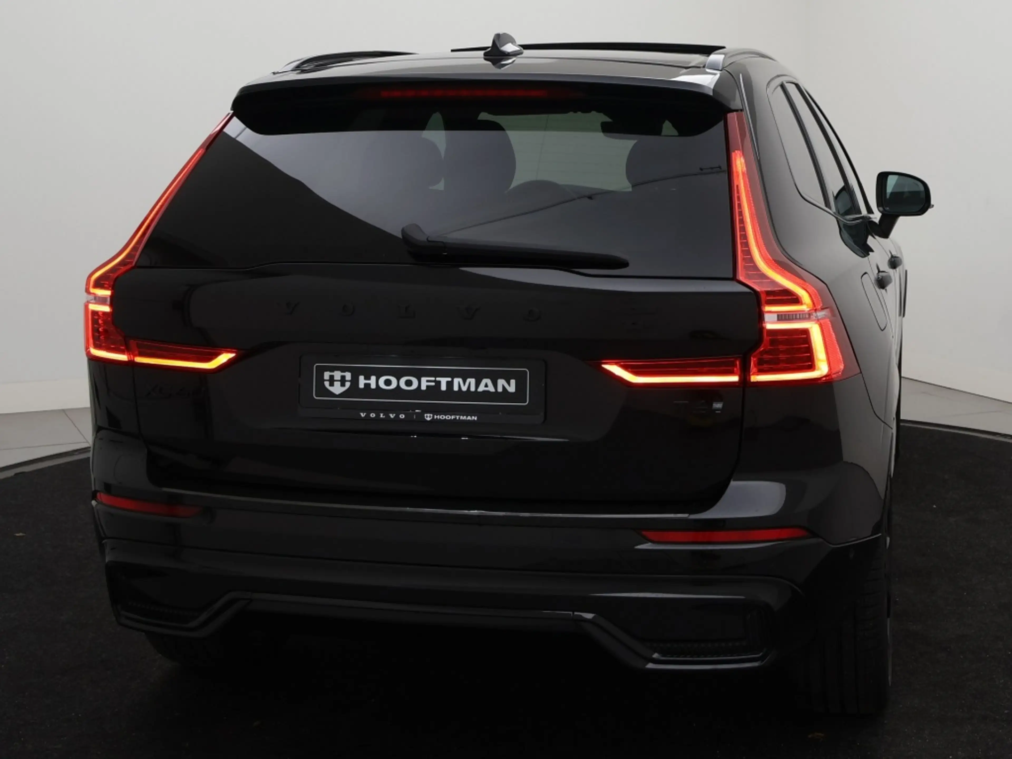 Volvo XC60 T6 PLUG-IN HYBRID BLACK EDITION BOWERS&WILKINS LUC — photo 5