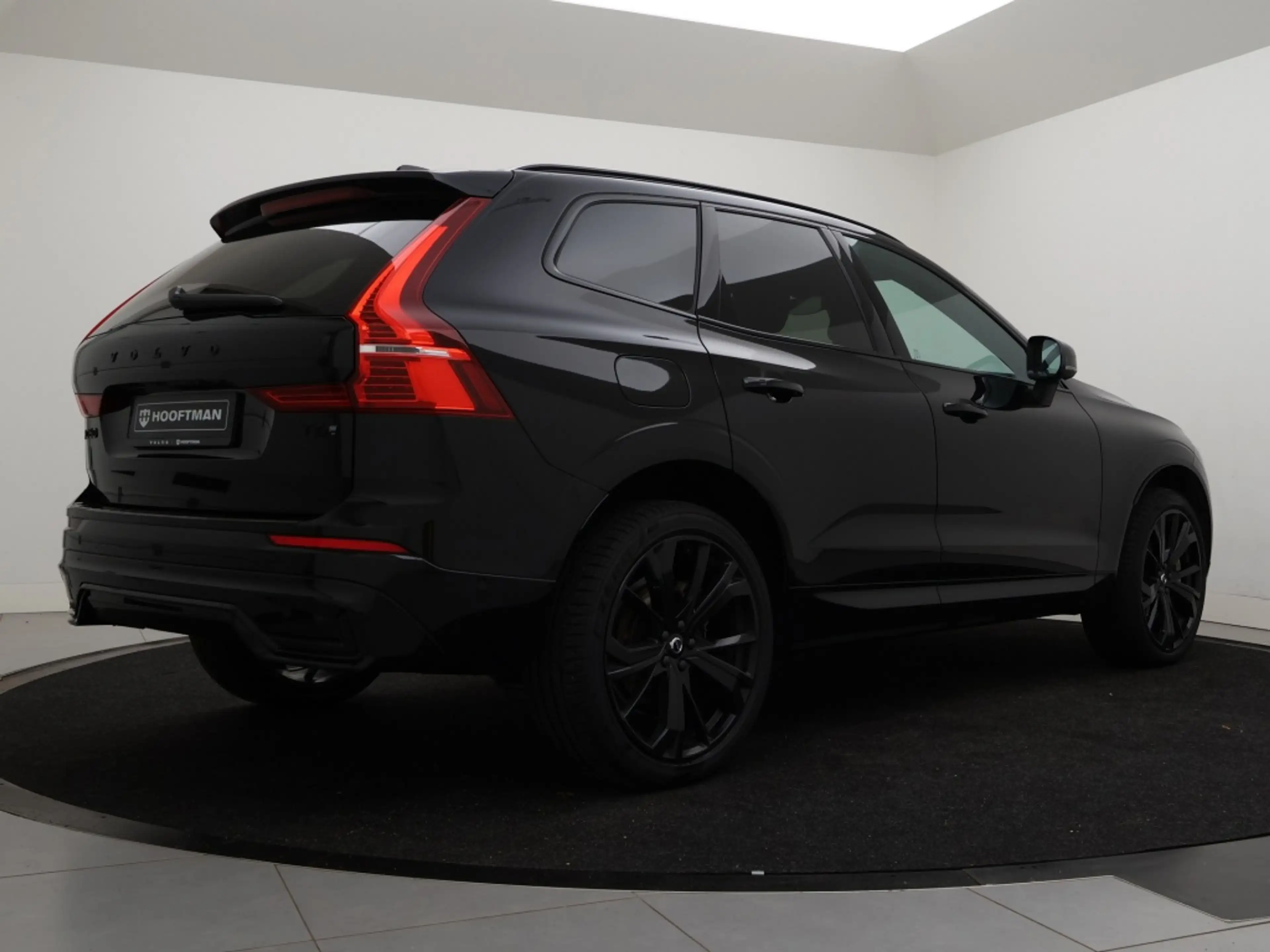 Volvo XC60 T6 PLUG-IN HYBRID BLACK EDITION BOWERS&WILKINS LUC — photo 3