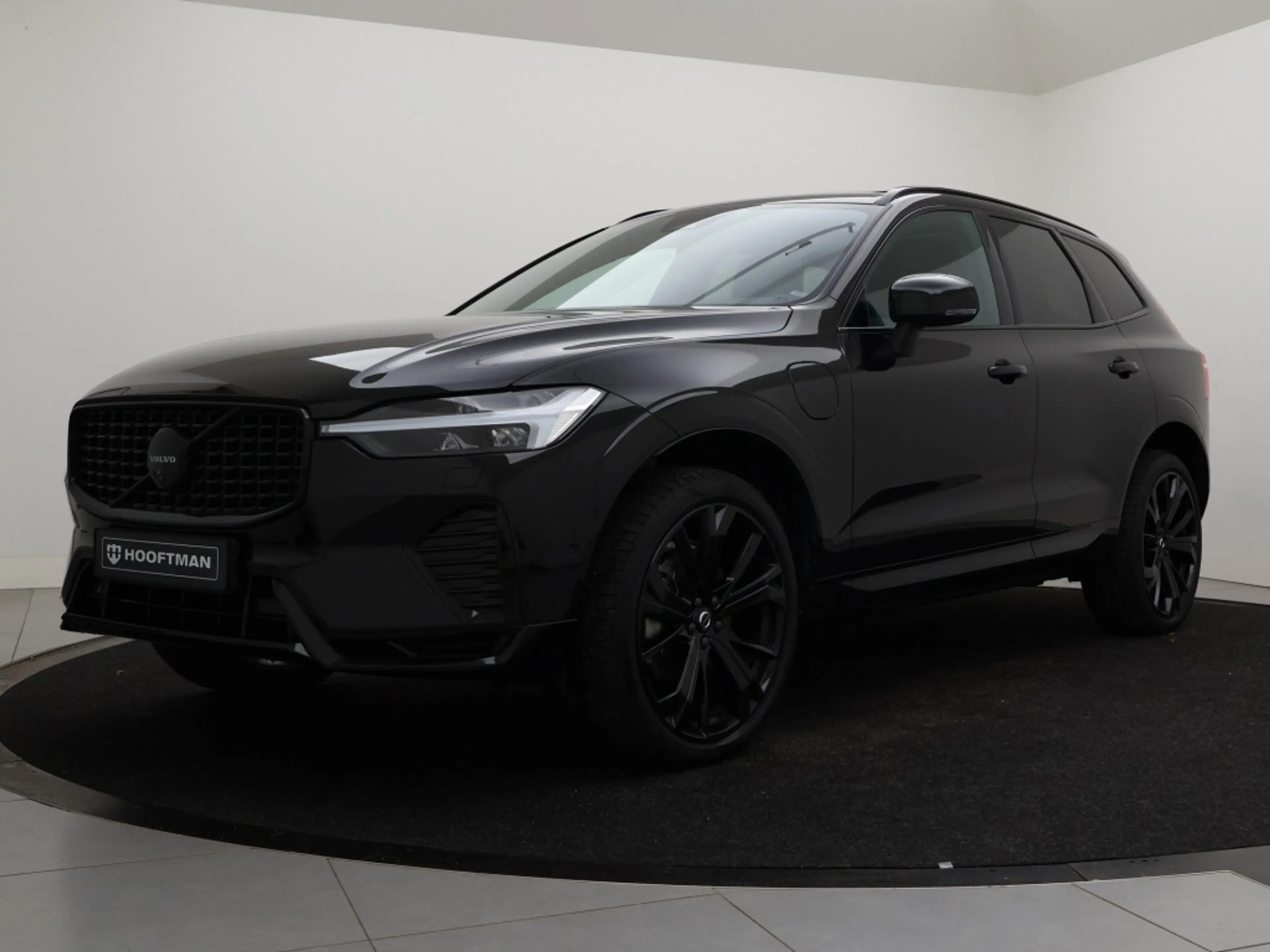 Volvo XC60 T6 PLUG-IN HYBRID BLACK EDITION BOWERS&WILKINS LUC — photo 2