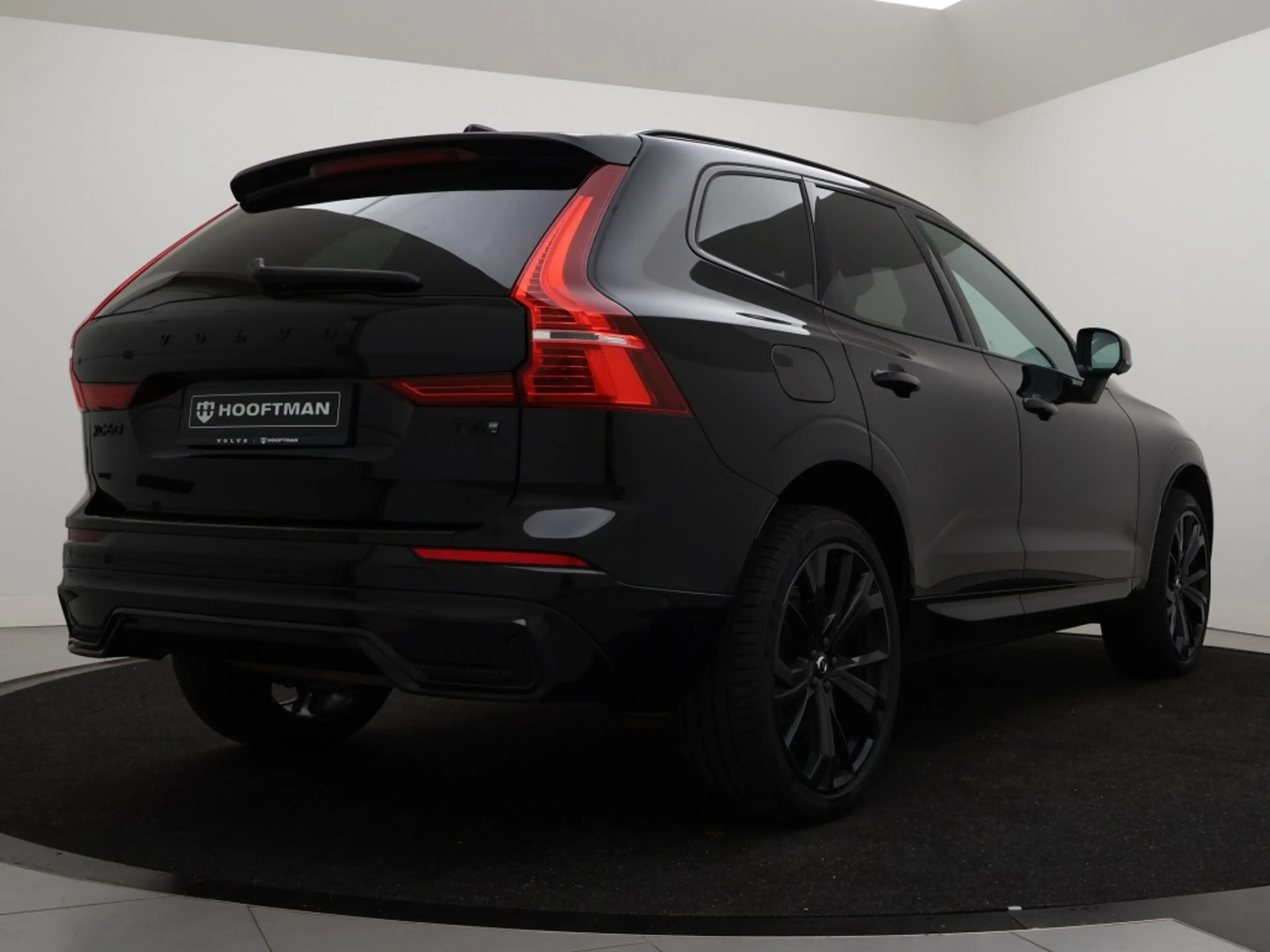 Volvo XC60 T6 PLUG-IN HYBRID BLACK EDITION BOWERS&WILKINS LUC — photo 4
