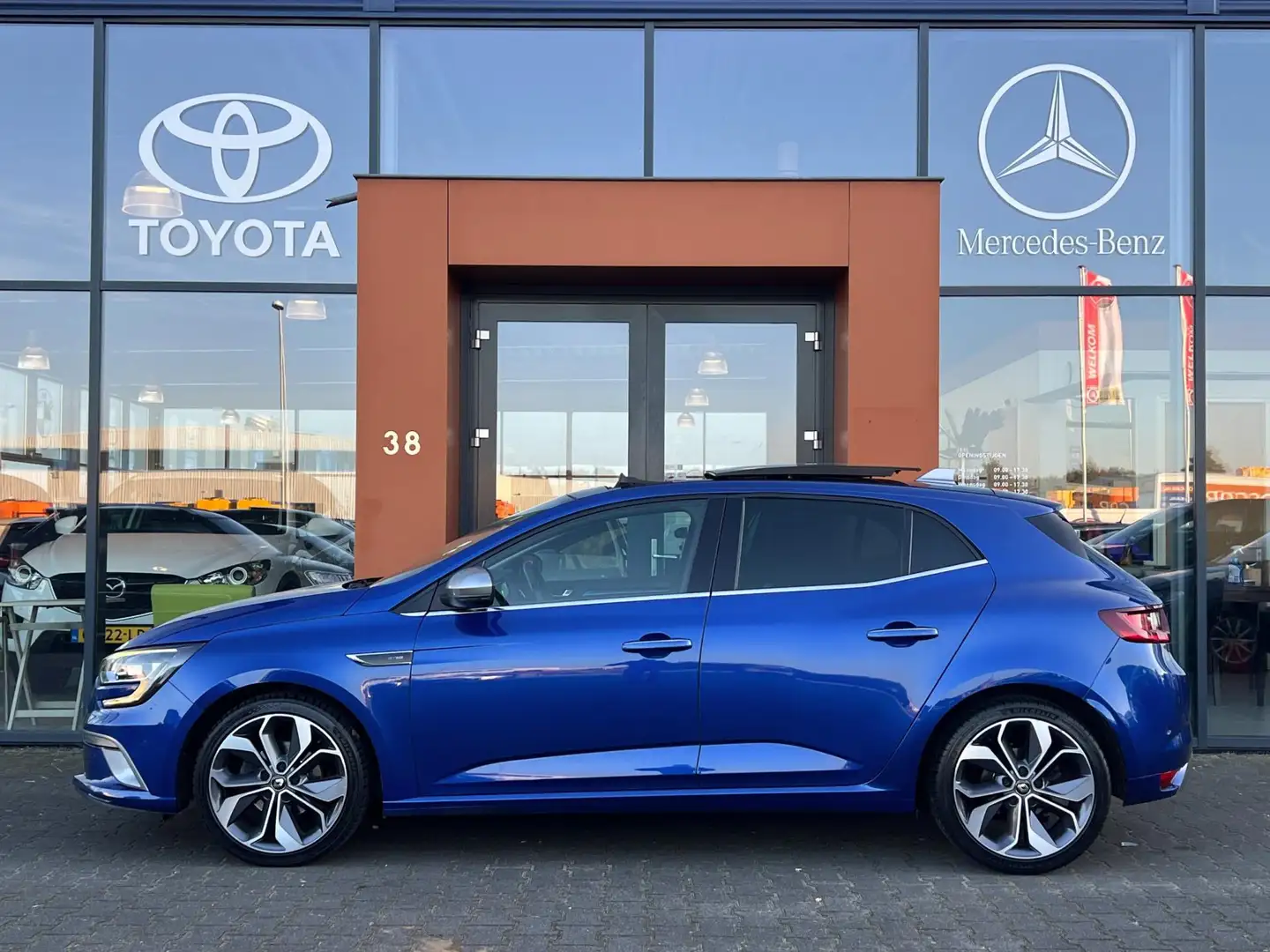 Renault Megane occasion | Hatchback | Blauw | in HOLTEN voor € 13.490