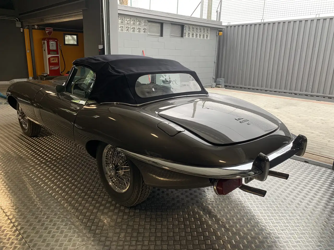 Jaguar E-Type Cabrio, foto 3