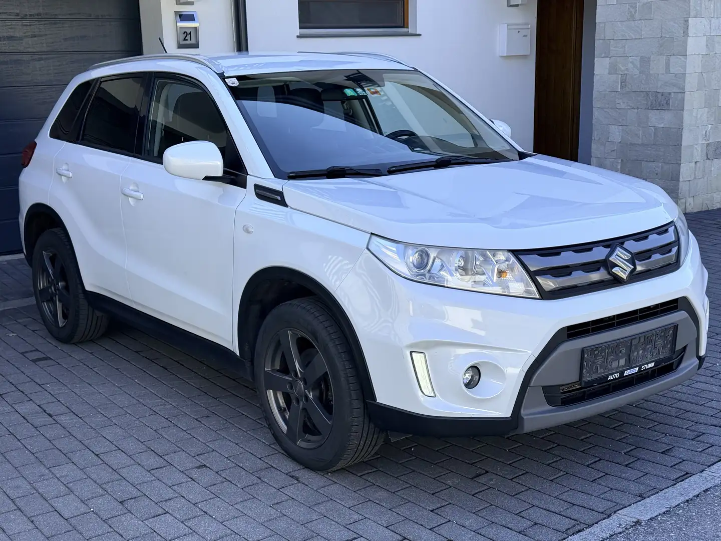 Suzuki Vitara 1.6 DDiS Comfort 4x4   Pickerl Neu 03/27 Weiß - 2