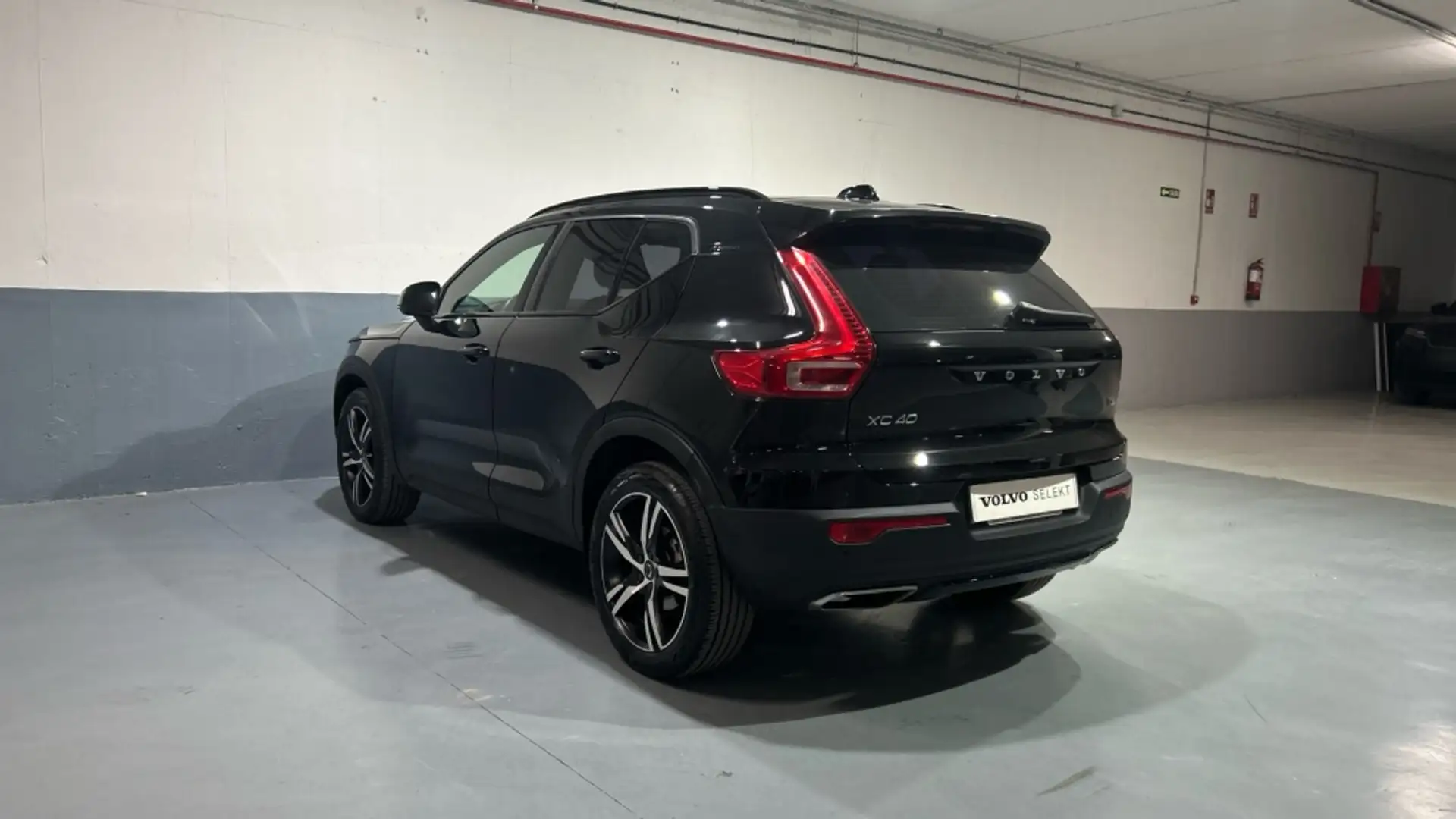Volvo XC40 T3 R-Design Noir - 2