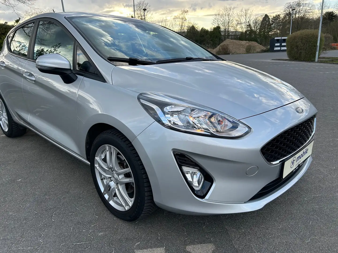 Ford Fiesta TITANIUM*NAVI*PDC*ALU*BLUETOOTH*TOCH*SCHECKH. Argento - 2