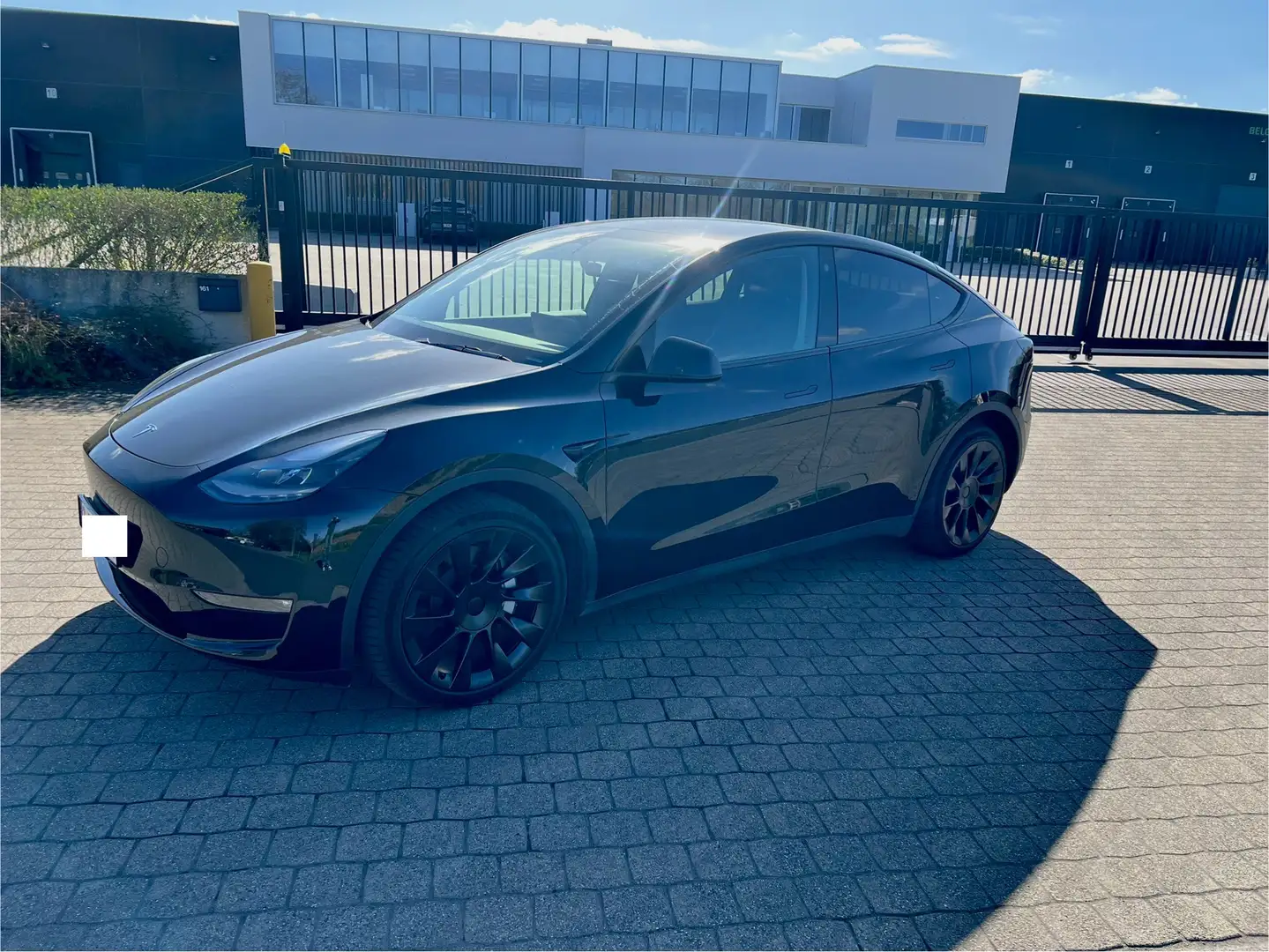 Tesla Model Y Full black - 20” - Long Range Dual Motor AWD - 1