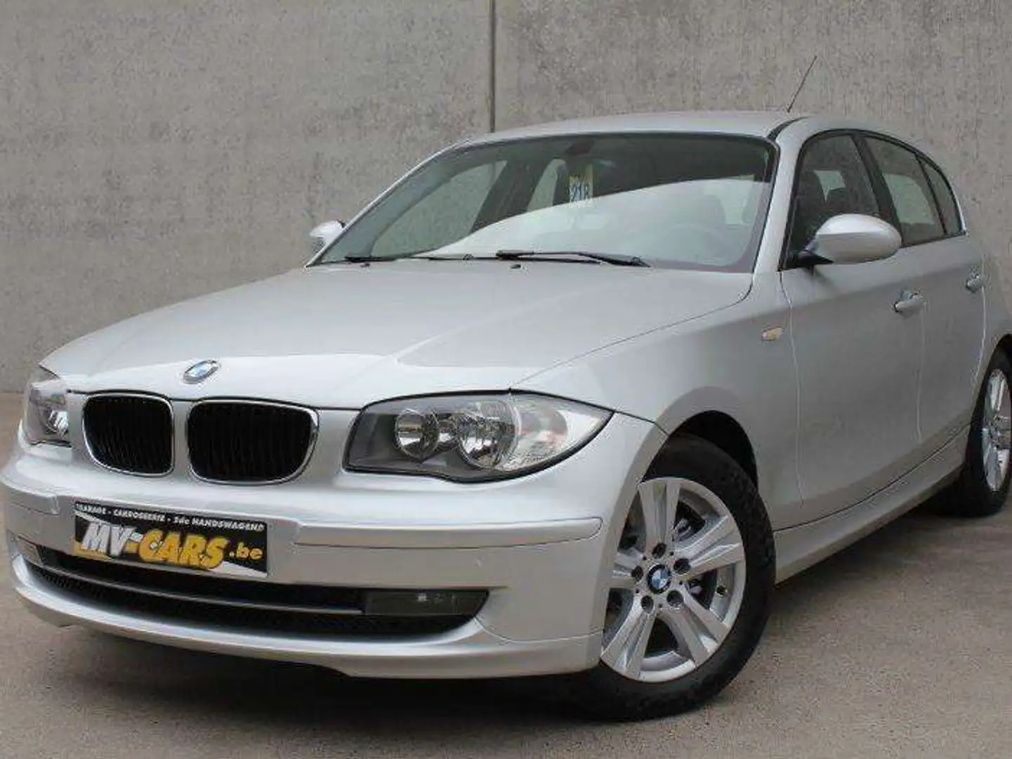 BMW 118 BMW 118i/5-deur/Pdc/Multistuur Argent - 2
