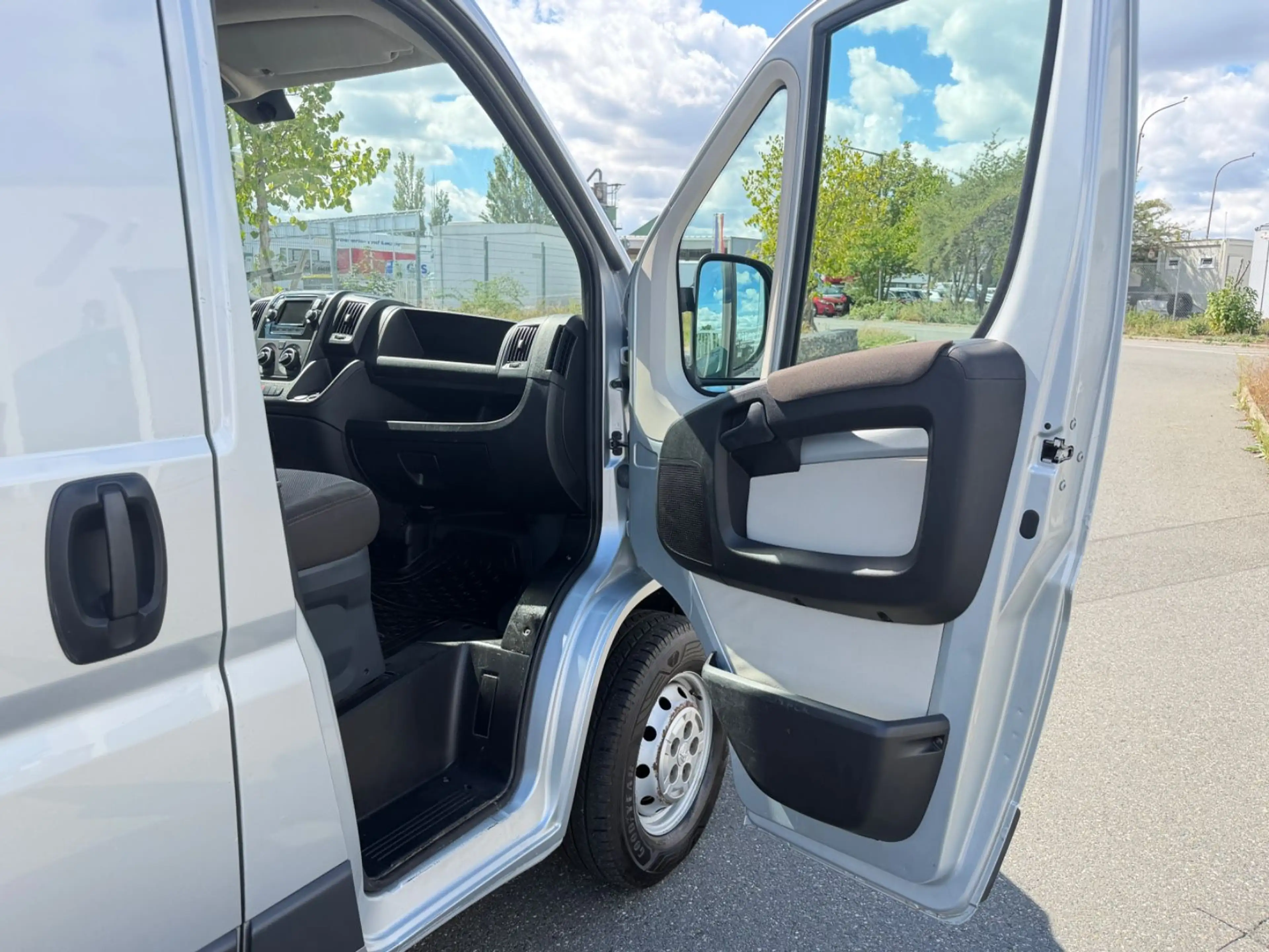 Peugeot Boxer Kasten L2H1 Pro BlueHDi 130 TÜV/HU Neu — photo 11