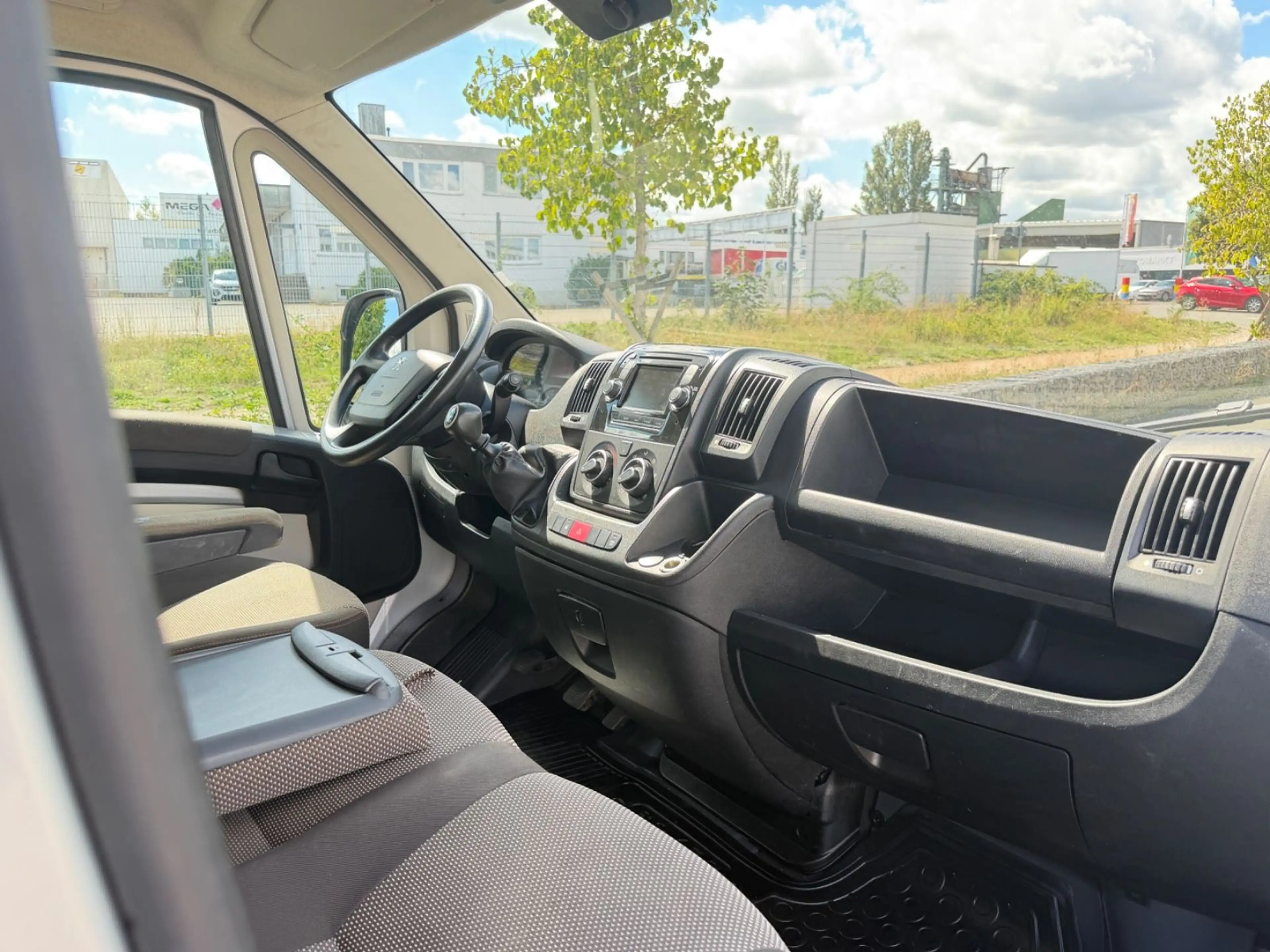 Peugeot Boxer Kasten L2H1 Pro BlueHDi 130 TÜV/HU Neu — photo 13