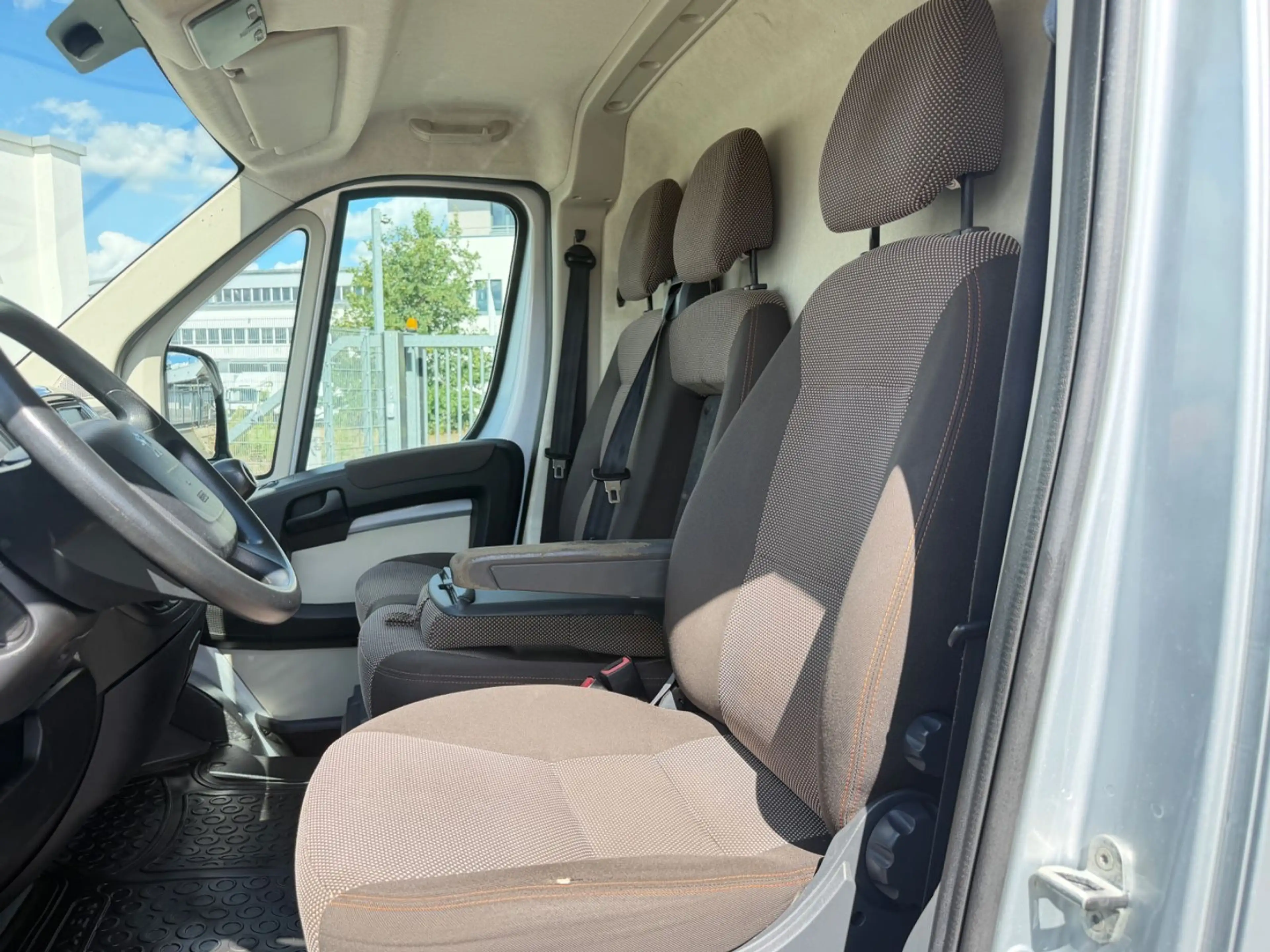 Peugeot Boxer Kasten L2H1 Pro BlueHDi 130 TÜV/HU Neu — photo 8