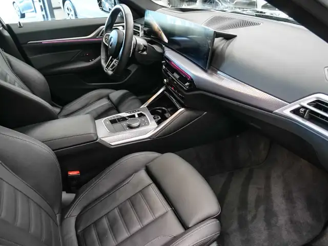 BMW 4 Series view 14