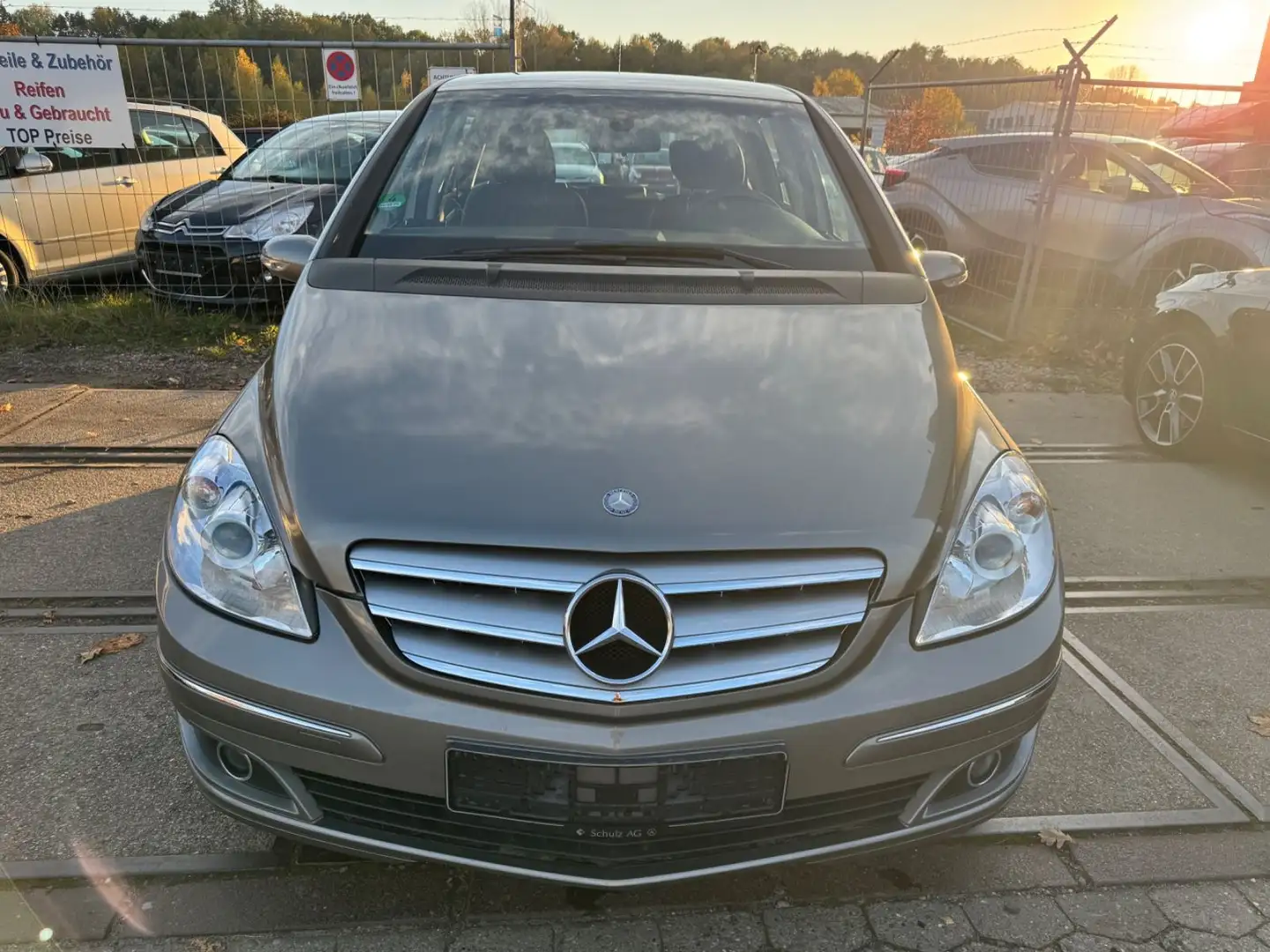 Mercedes-Benz B 200 B200*58tkm*Temp.*Klima*Autom.*Leder*1.Hand* Gris - 2