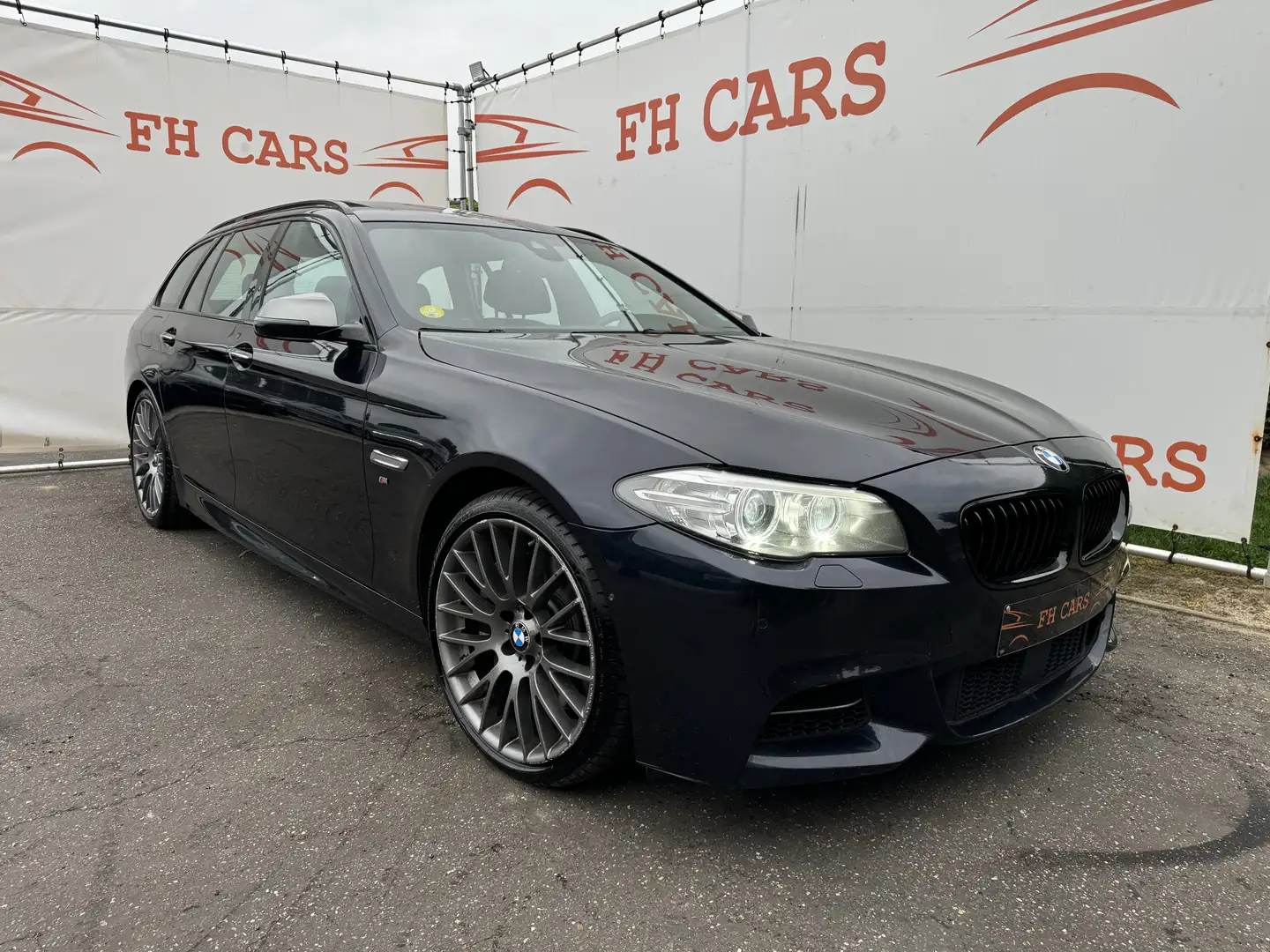 BMW M550 d xDrive Sport-Aut.*FULL OPTION*PANO*CAMERA*HUD* Negru - 1
