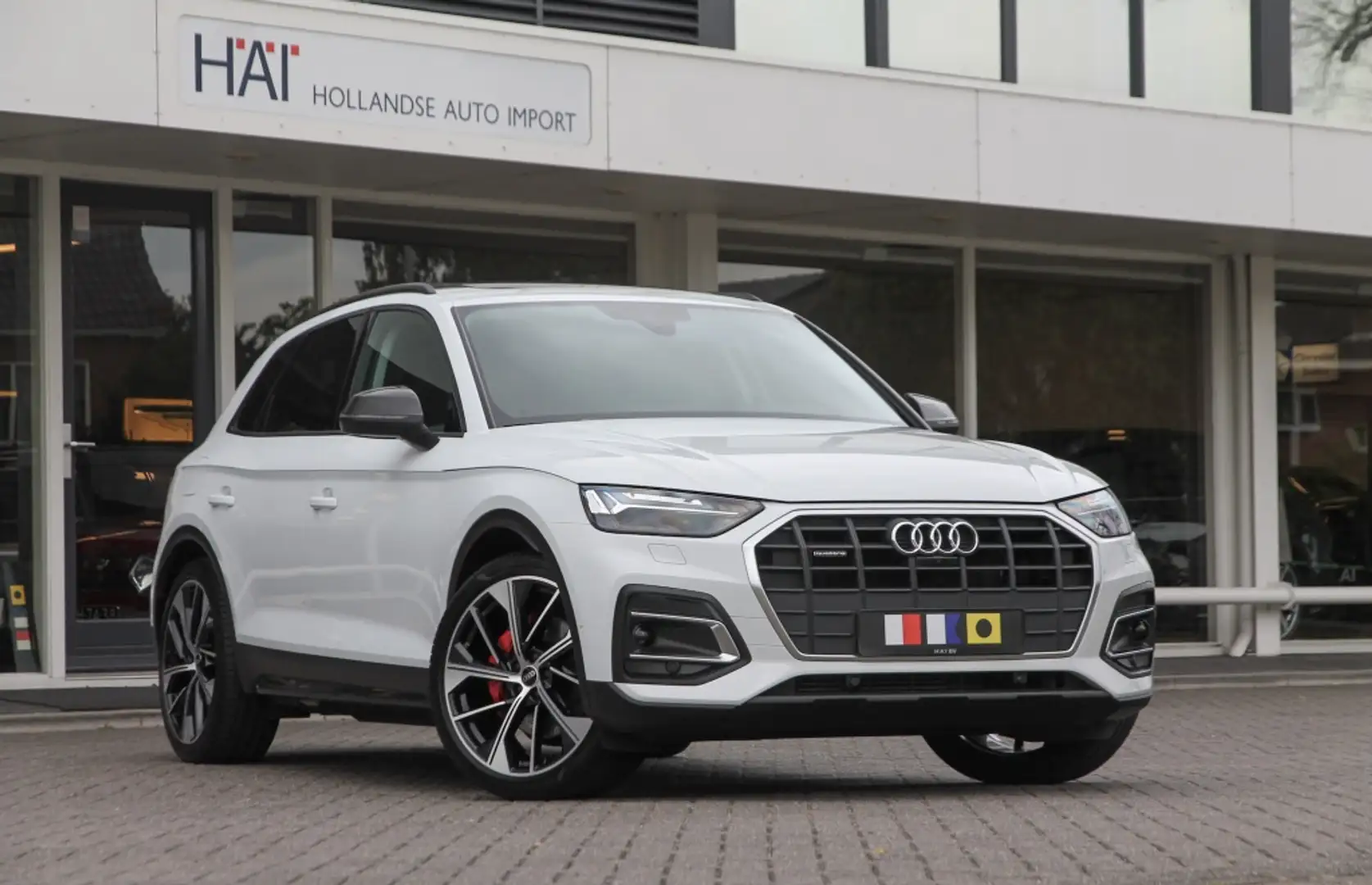 Audi Q5 50 TFSI e Hybrid I Luchtvering I Pano I Carbon ext Wit - 1