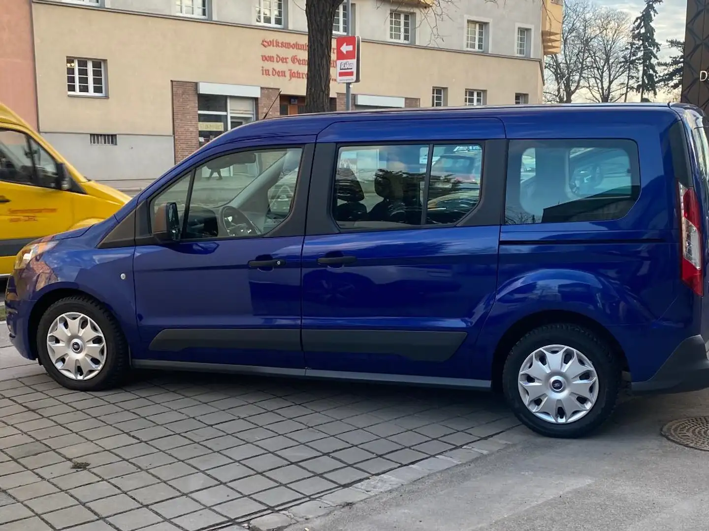 Ford Tourneo Connect Grand Trend. Azul - 1