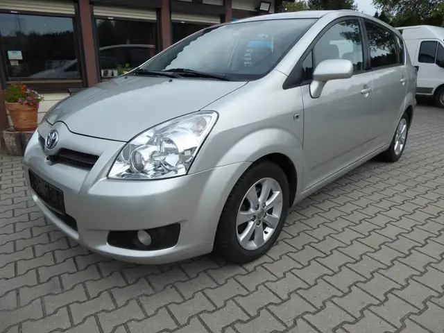 Toyota Corolla Verso 1.8 Executive 7 Sitze/Autom./Leder