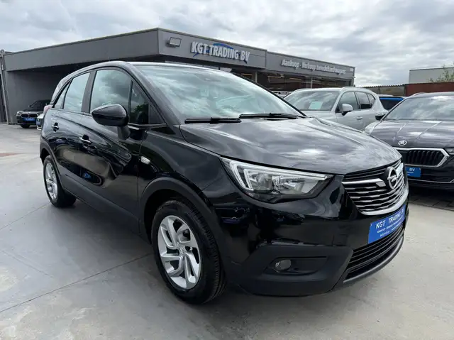 Opel Crossland view 3
