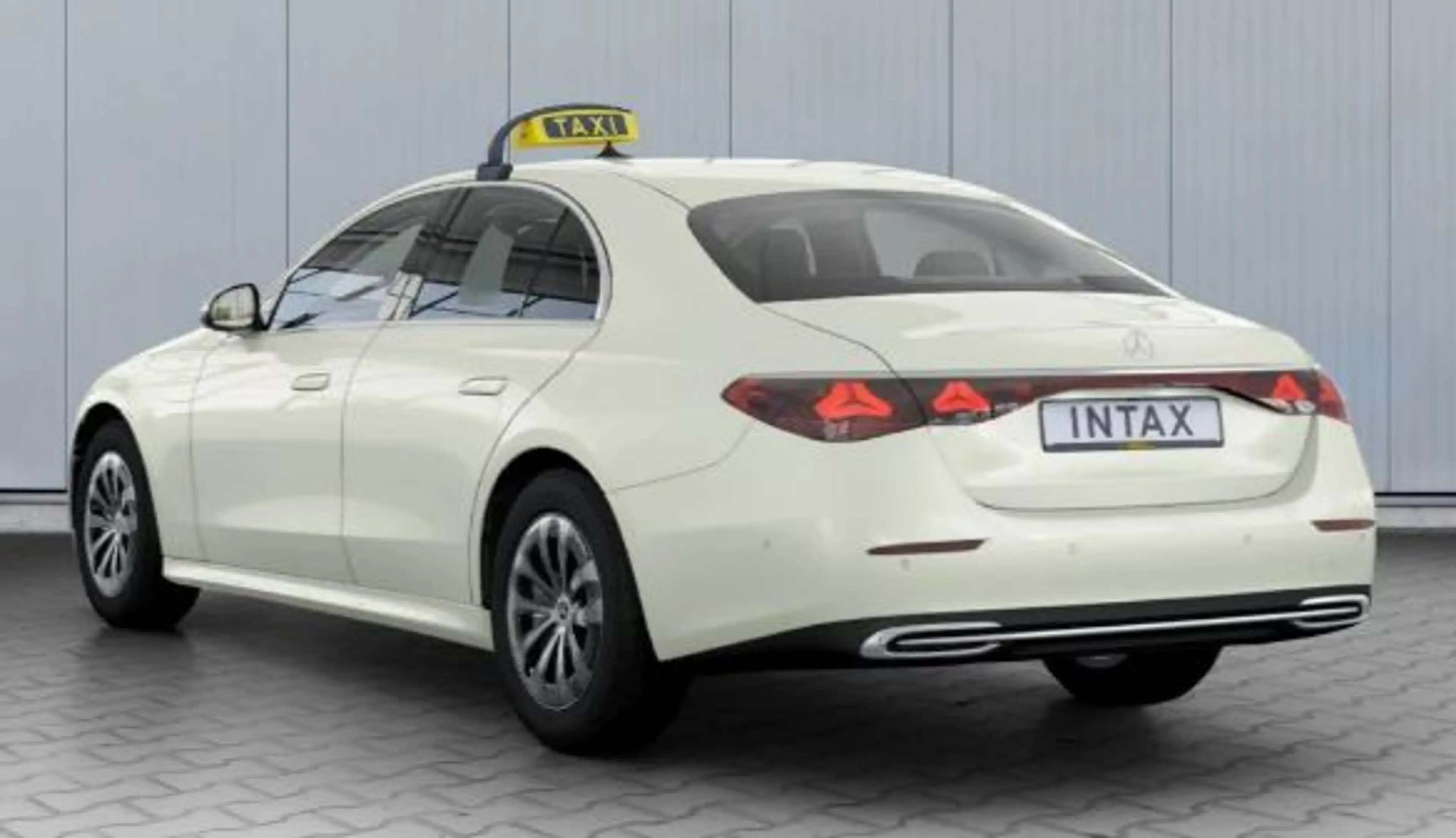 Mercedes-Benz E 200 d TAXI Avantgarde+MBUX+Ambiente+AUT — photo 3