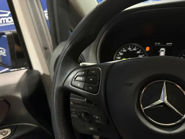 Mercedes-Benz Vito view 25