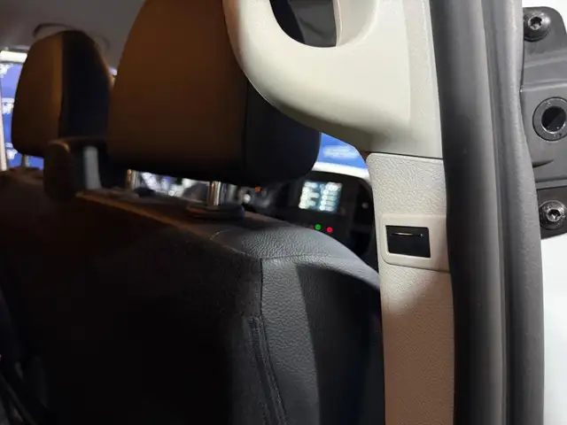 Mercedes-Benz Vito view 26