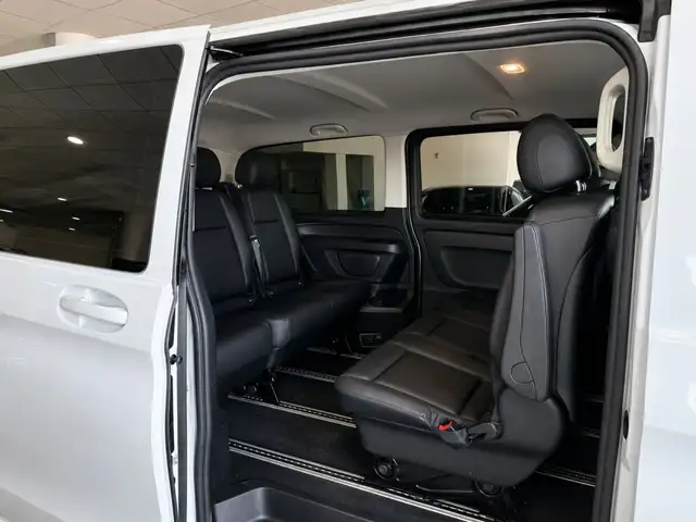 Mercedes-Benz Vito view 21