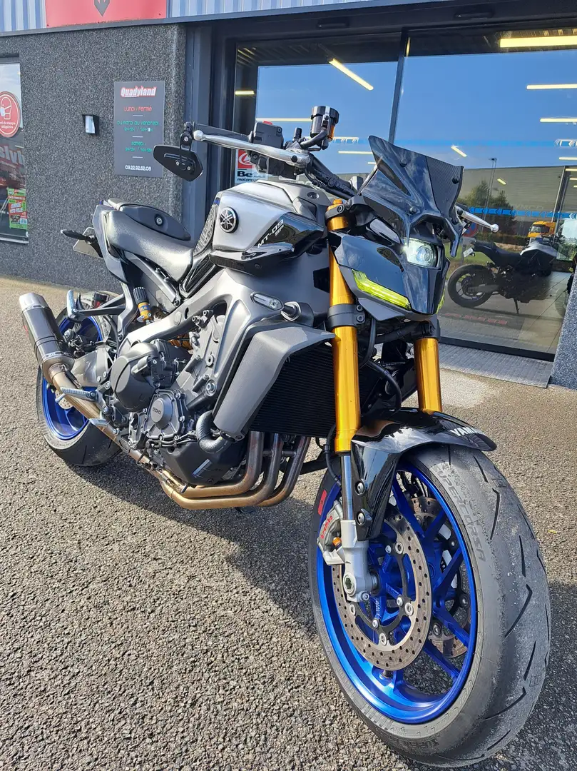 Yamaha MT-09 Bleu - 1
