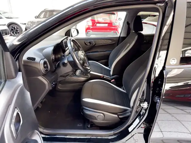 Hyundai I10 view 8