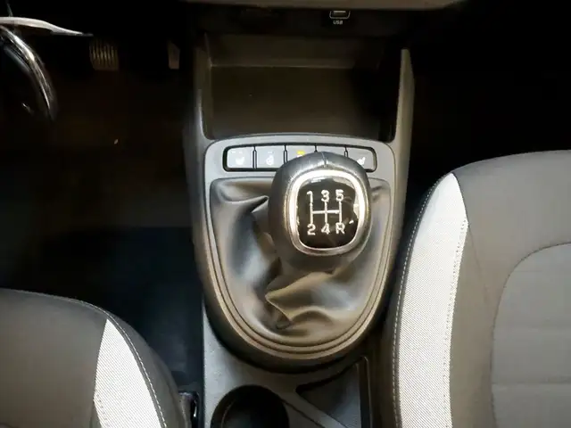 Hyundai I10 view 13
