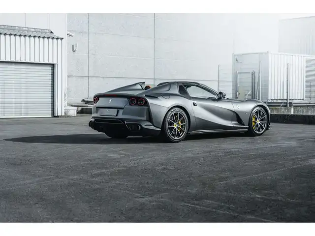 Ferrari 812 GTS FULL CARBON - Passenger DISPLAY