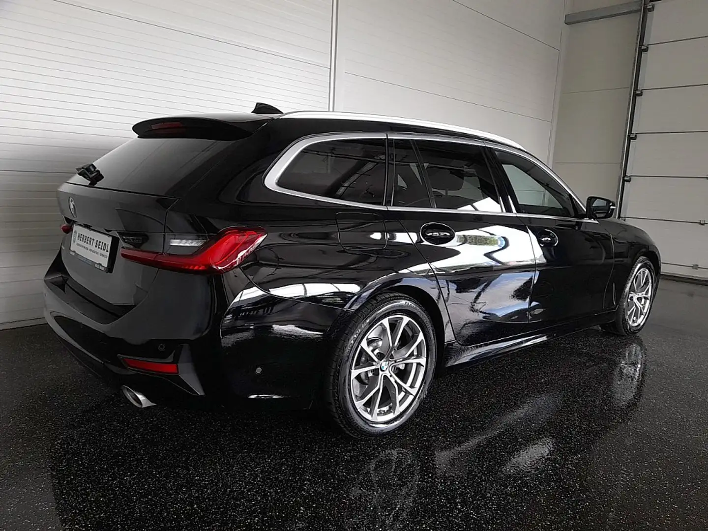 BMW 330 e Touring SPORTLINE PHEV Aut. *VOLL LED / NAVI ... Schwarz - 2