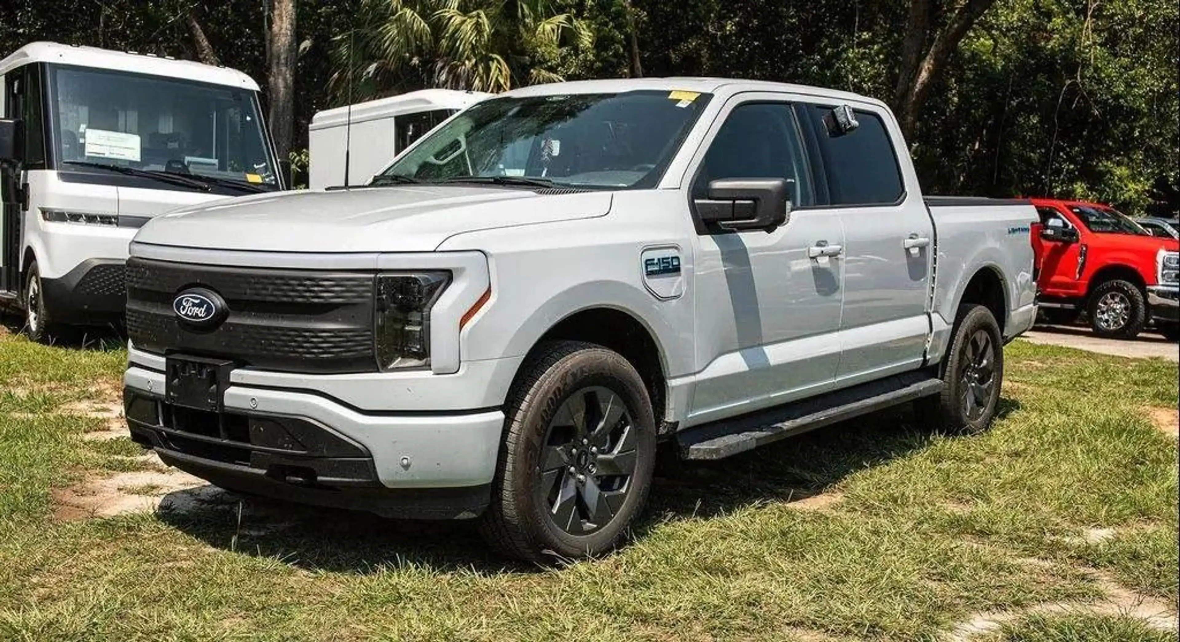 Ford F 150 Lightning Flash gr Batterie im Vorlauf+ 11 — photo 6