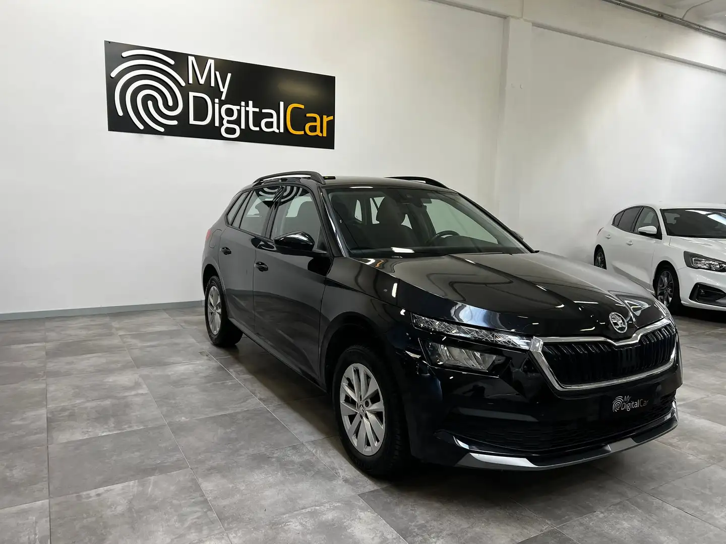 Skoda Kamiq 2019 1.0 tsi Ambition 95cv Negro - 1