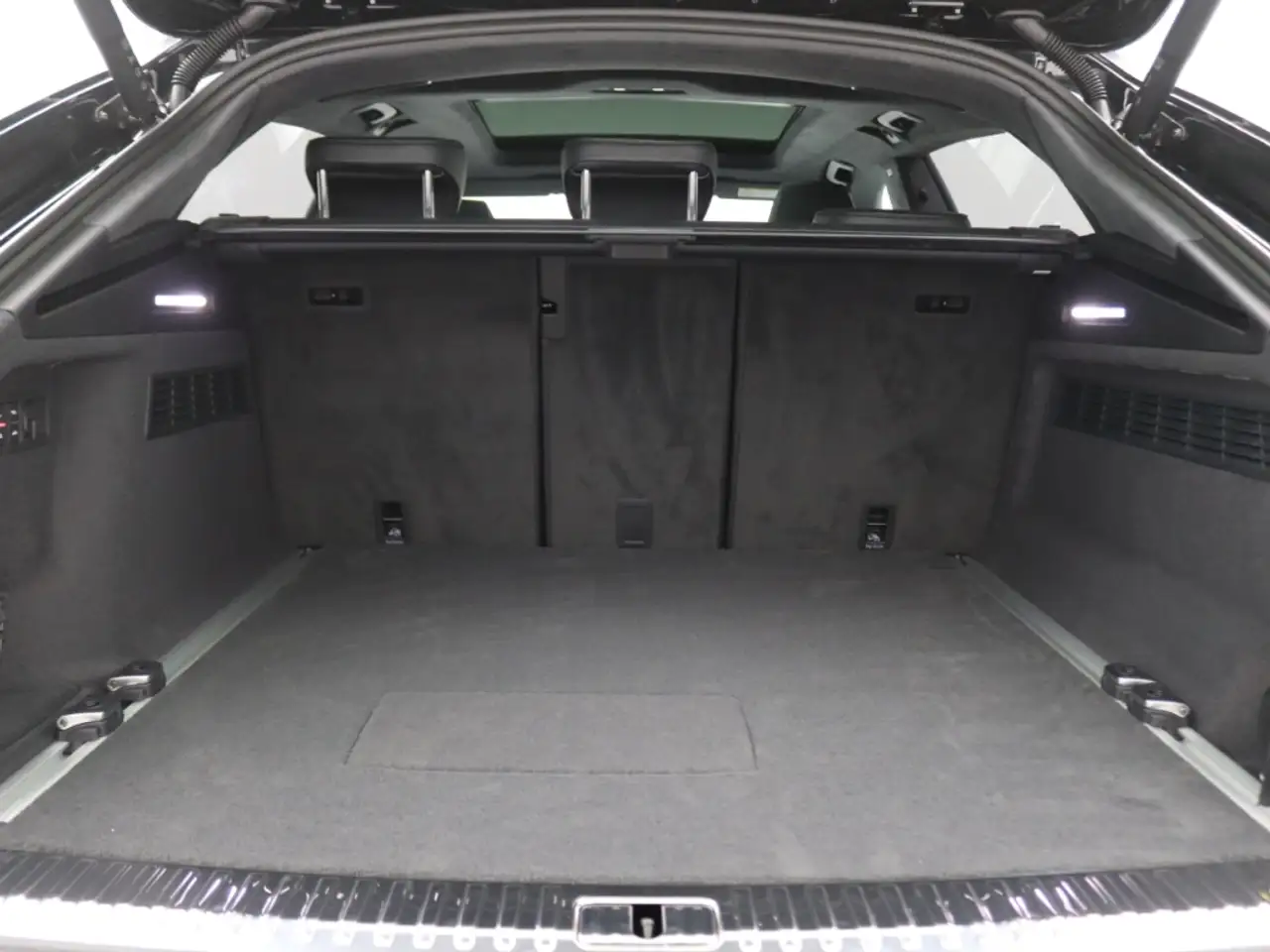 Audi Q8 TFSI e quattro 360 kW S-line HUD ABT Aero 13