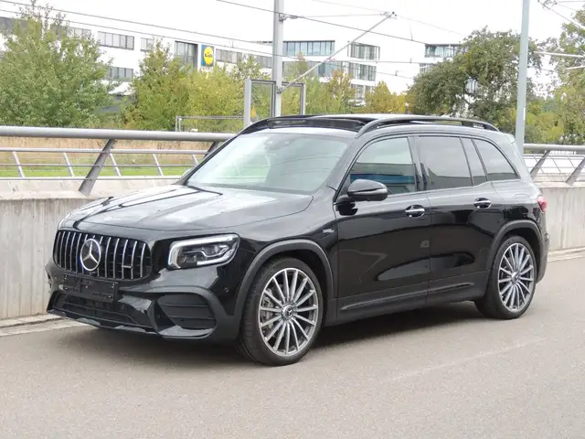 Mercedes-Benz GLB 35 AMG 4M DCT Pano Distronic AHK LED 21"