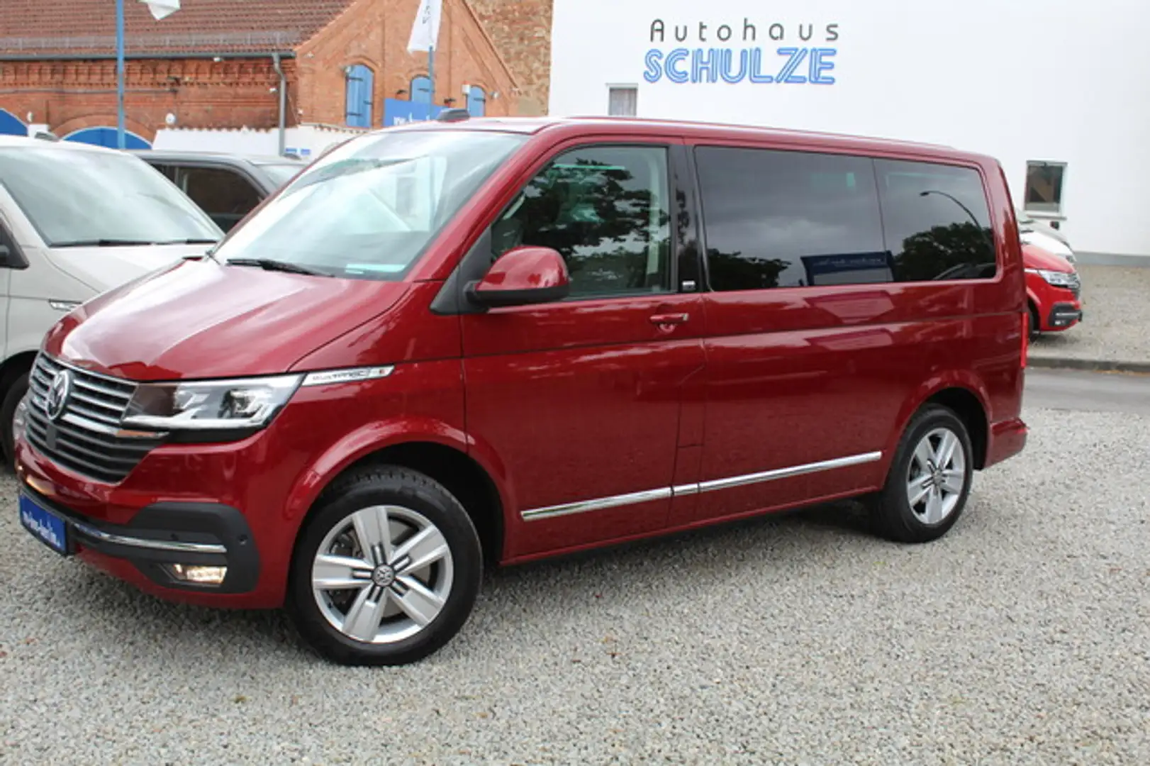 Volkswagen T6.1 Multivan Generation SIX DSG AHK ACC Standhz Rood - 1