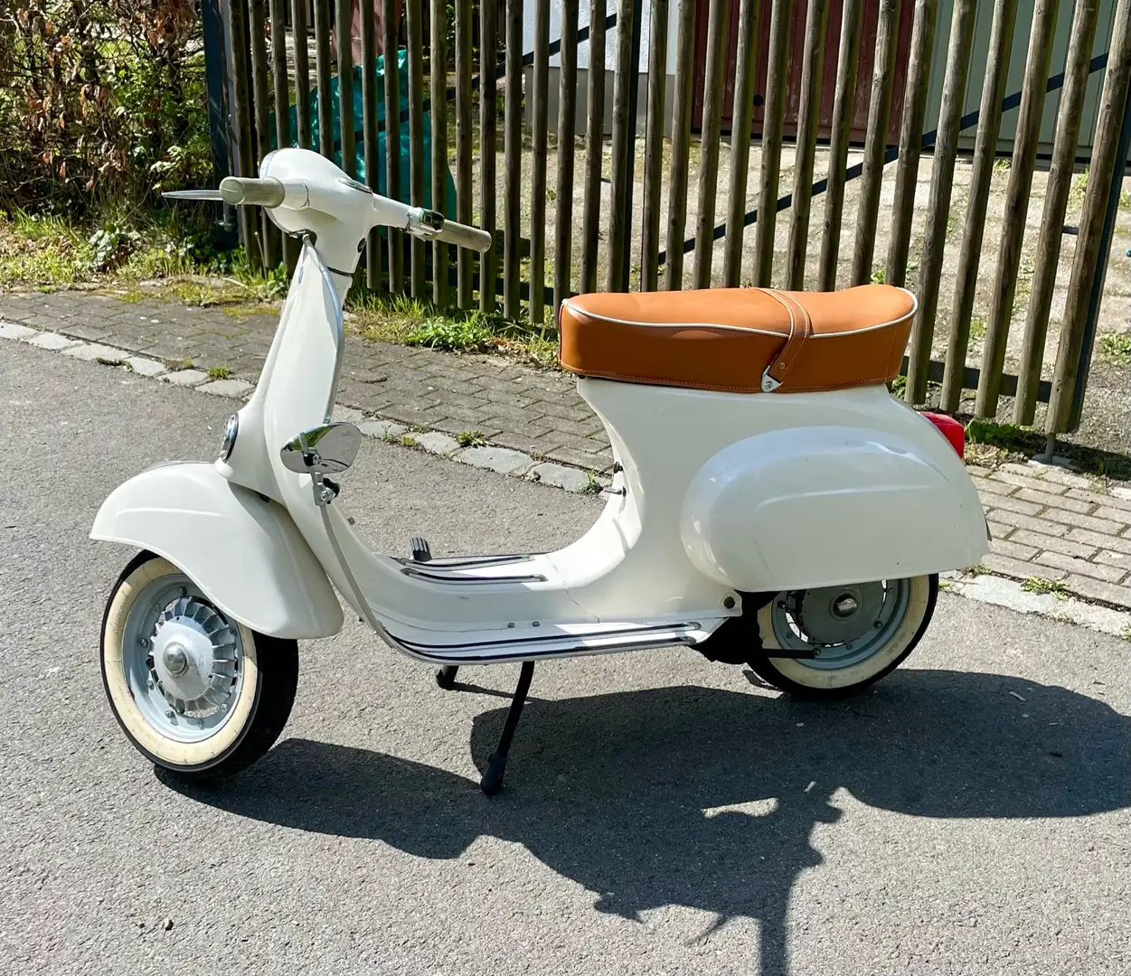 Vespa 50 N 50 Spezial Бежевий - 1