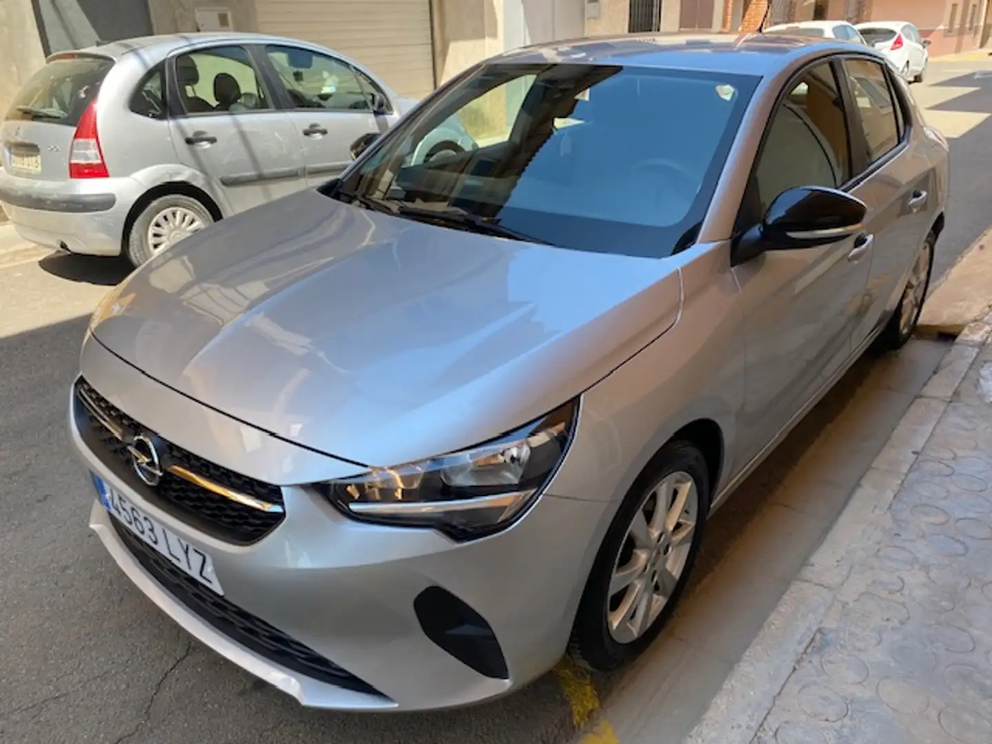 Opel Corsa 1.2 XEL S/S Edition 75 Gris - 2