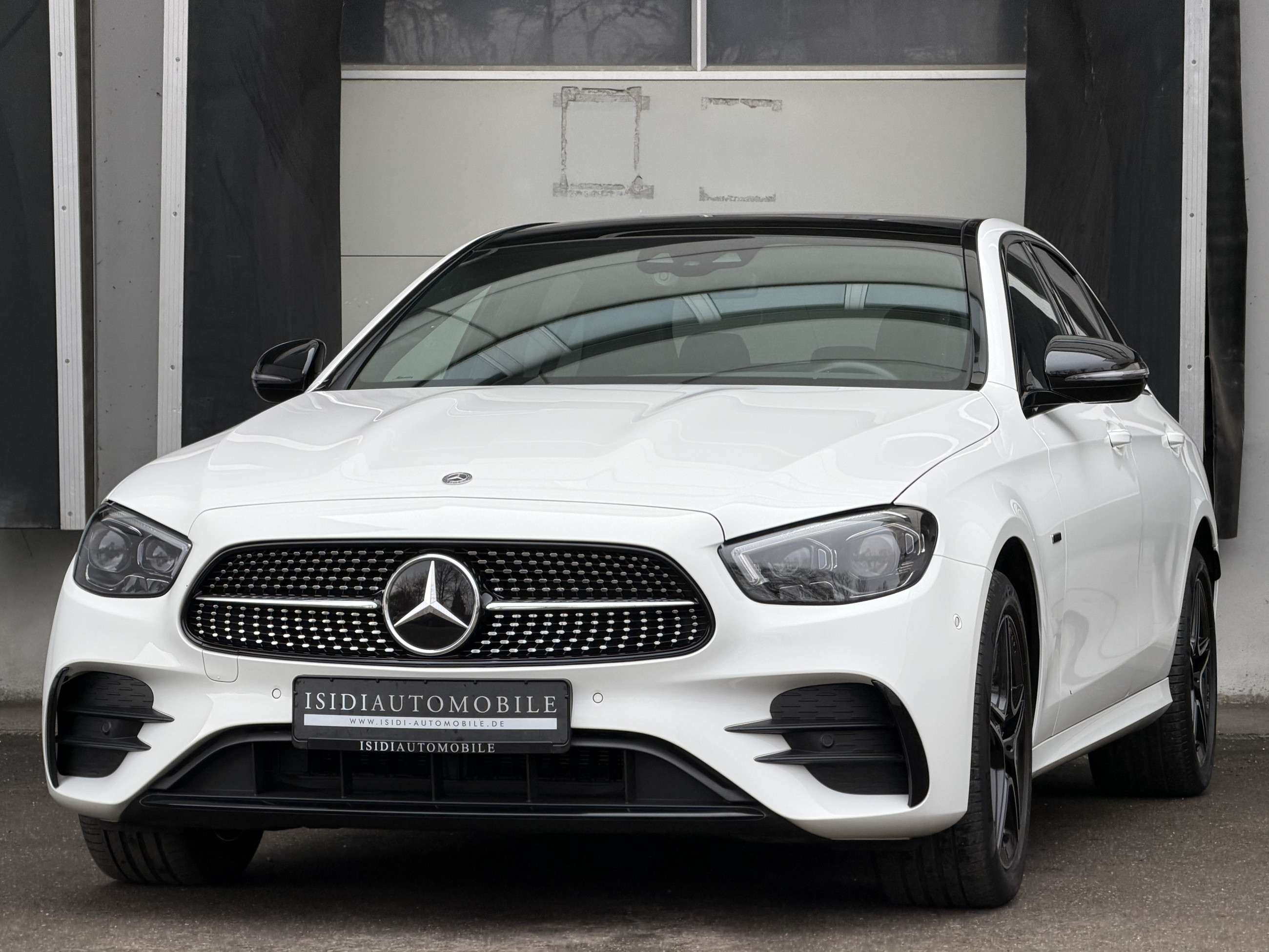 Second hand Mercedes Benz E-Class 300
