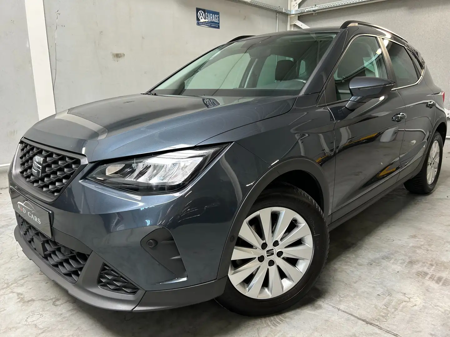 SEAT Arona 1.0 TSI DSG Full Options- CARPLAY -CAMERA - CRUISE Grijs - 1